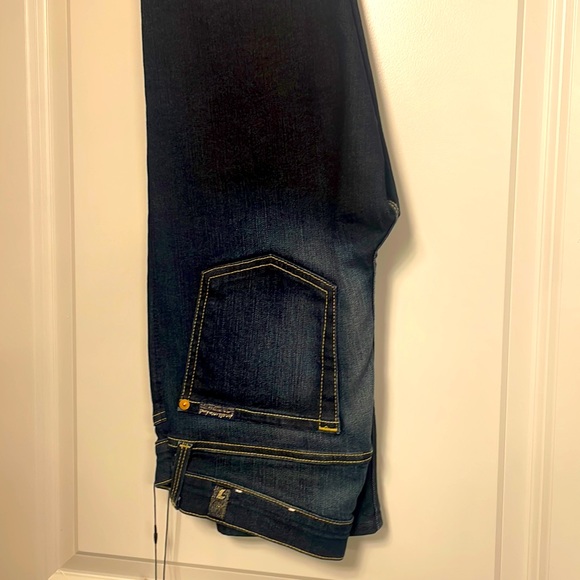 7 dark denim jeans. - Picture 1 of 4